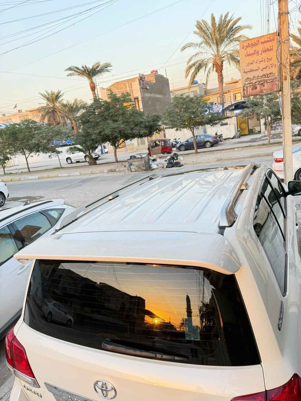 لاندكروز 2011 ستينيه جديد مال بيت بسمنه ومكانه بغداد ماشيه 110 رقم إنجليزي بغداد  
شاشه أندر ويد
كشنات جلد 
حساسات امامي 
زراك لايت 
تشغيل عن بعد 
كشن كهرباء 
حساس خلفي 
كامره خلفيه 
كامره إماميه 
فتحه سلايت 
وبعد بيه هواي مواصفات معروفه مواصفات الستينيه وبيه طخه موجوده بل صور 
رقم الهاتف ***********
