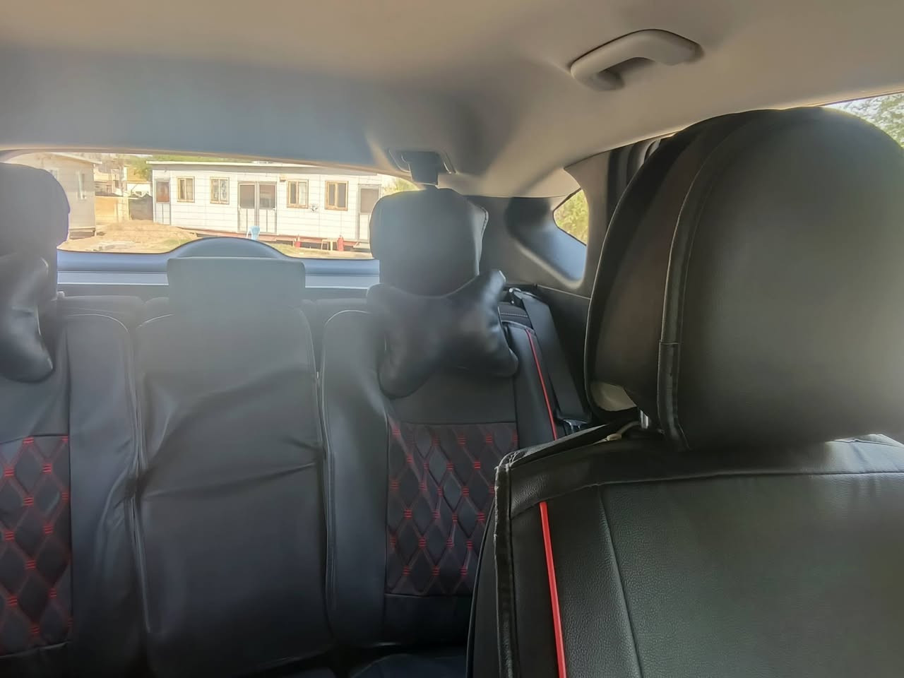 هيونداي توسان خليجي فول عده فتحه  محرك 2000
. الموديل 2023 بأسمي
. سعر 200 وبيه مجال 
. اللون : ابيض
. لون الداخل :رصاصي اسود
عداد المسافة :40 كيلو
بدون ايرباك
 بصمة
تشغيل عن بعد
 شاشة عداد ديجتال
 كار بلي 
. شاحن واير لس 
 كاميرا دوار خلفية
ويل كب كروم حجم 18
 هاند بريك دكمة
 نظام مانع تزحلق 
ثلاث انظمة قيادة ( رياضي ، ذكي ، اقتصادي)عنوان بغداد.... رقم سيارة بغداد
 للاتصال: ***********) (ملاحظه بيه بارد ربع  بنيد
