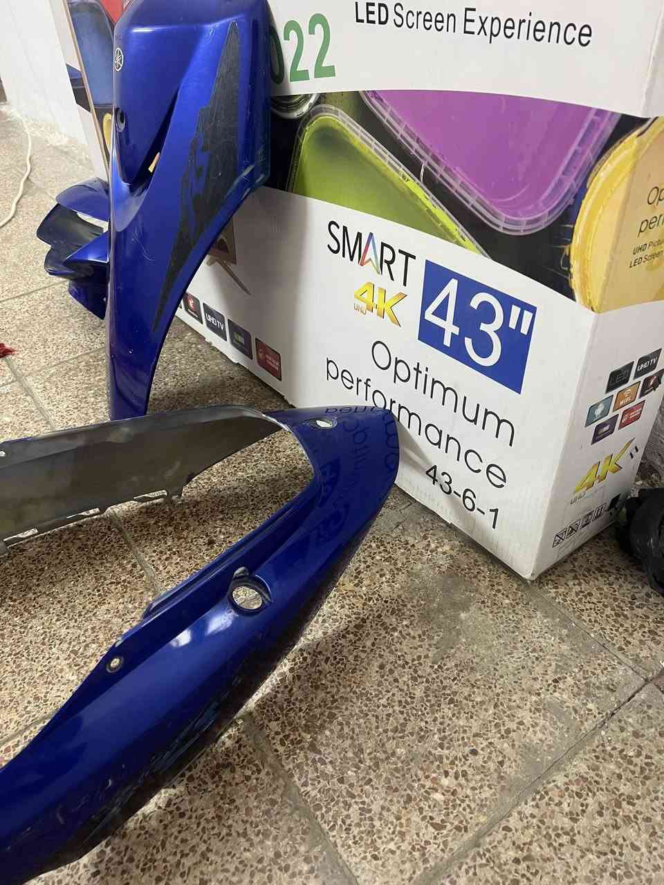 كفرات مال عدلة حلوات ولونهن مختلف الي تفيدة يتواصل وياي كاملات ولا ليطة طاكة جدد مشدودات مرة وحدة وسعرهن مناسب 
مكاني / بغداد دورة
رقمي:***********
