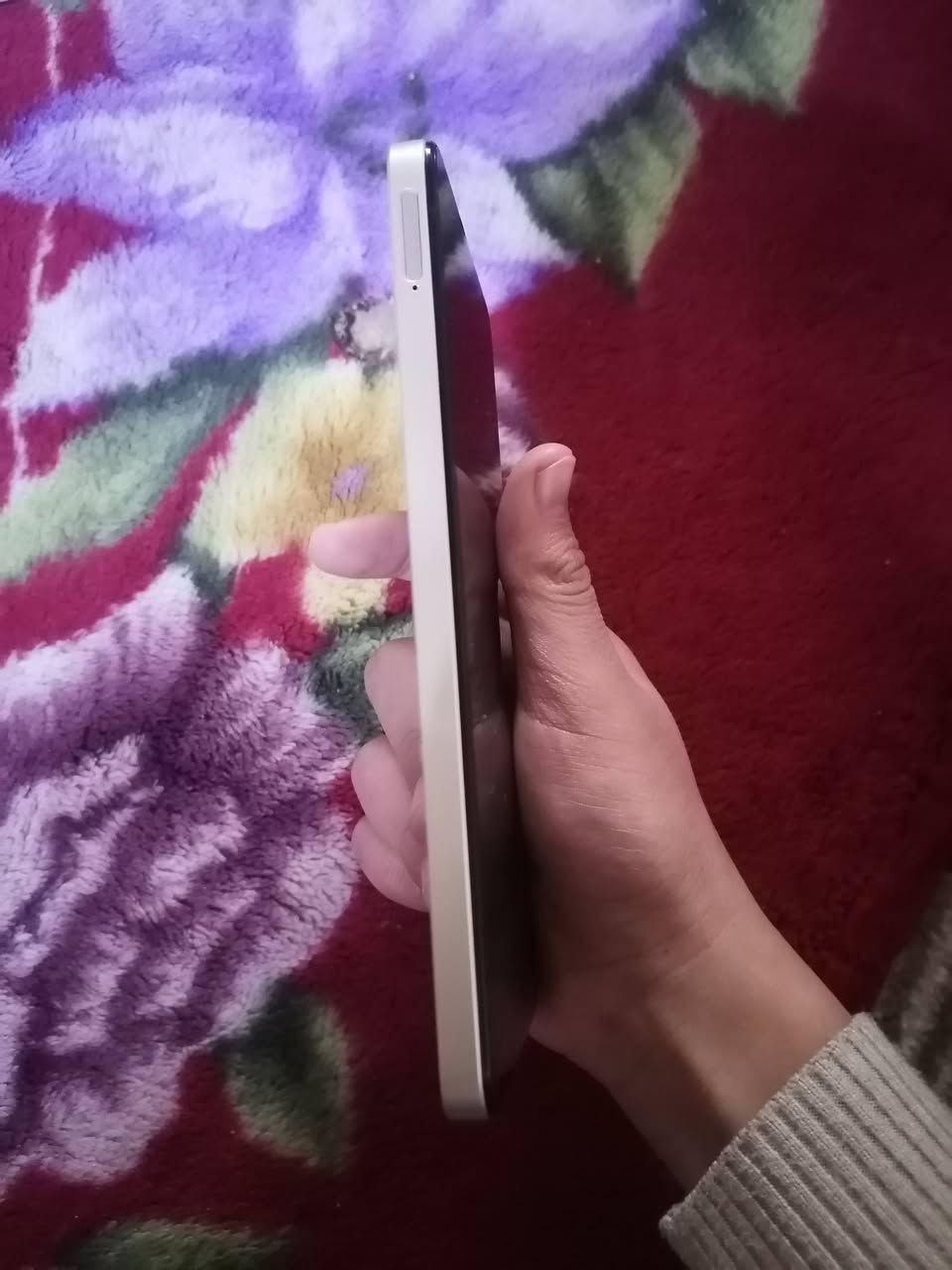 السلام عليكم ريلمي سي 55  ذاكره 256 الرام 16 الجهاز نظيف ما مفتوح 60فريم ببجي سعر 100بي مجال ***********
