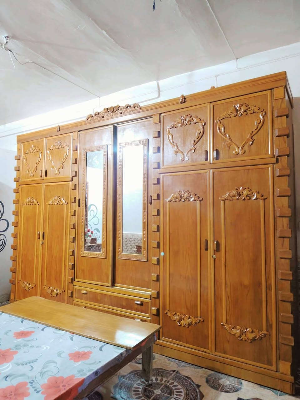 غرفة صاج تسكام درجة اولى بيبان سلايت فقط الثنين البنص نظيفة العنوان ديوانيه شارع سالم للاتصال ***********
