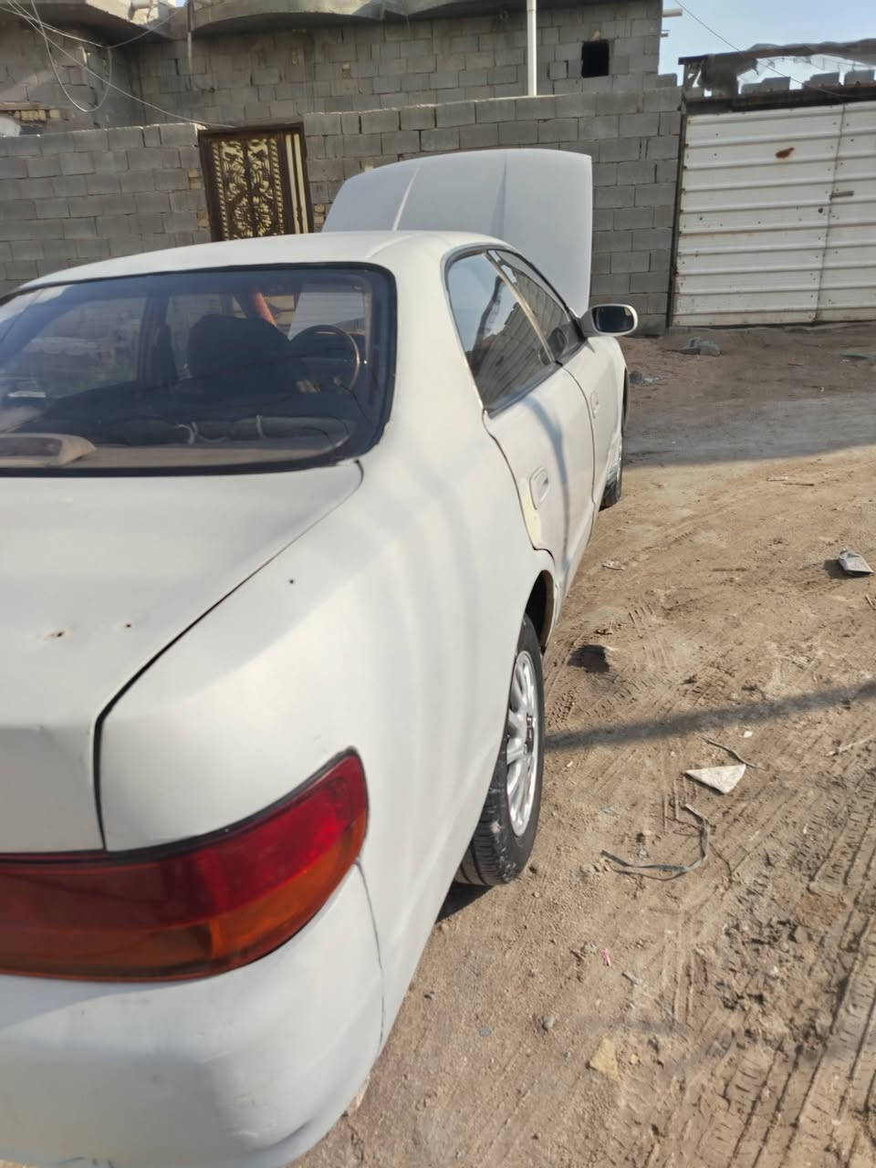 شيزر نفخ مديل 2000 مكينه 2ونص   سنوية 2029  كفالة نقل وگص سياره جهازه بس عايزه صبغه راعيه ايريد مدوار  بصره شط العرب   *********** السعرــ45 مجال كلش قليل
