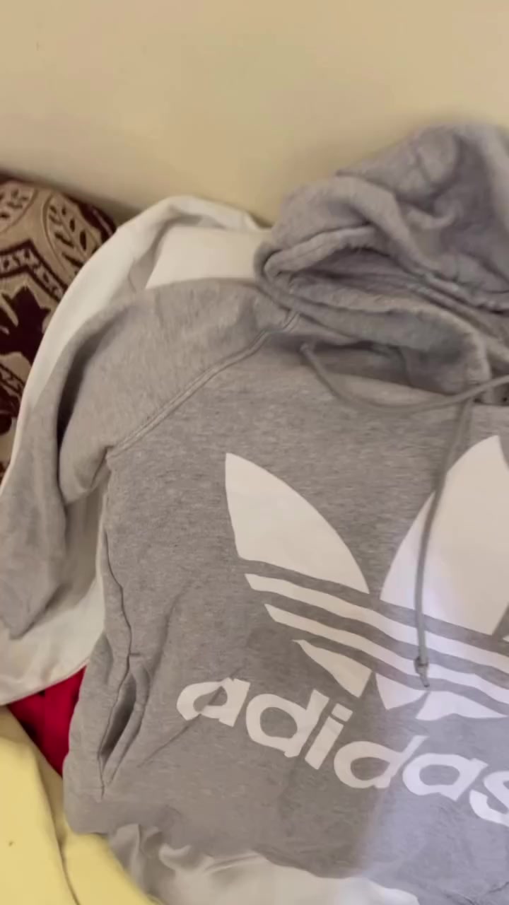 هوديات وبلوزات بارده وحلوه ونضيفات باله شي ان مو عاديات واكو هواي موديلات سعر الفين ٣ ب٥ 💙


**إذا كنت صاحب هذا الإعلان وتريد حذفه لأي سبب، رجاءا أرسل رسالة إلى الدعم الفني**