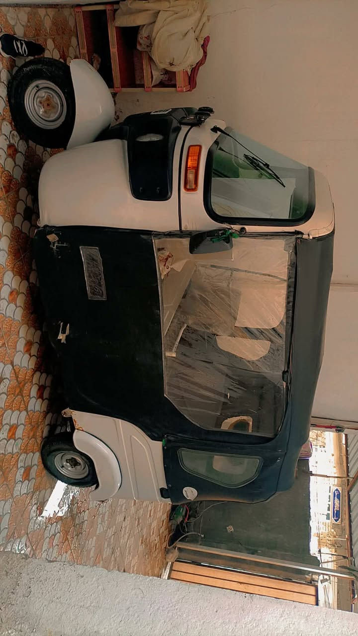 سلام عليكم تكتك البيع موديل 22 شهر 2رقم  سنويه بسمي تحويل ثاني يوم  التكتك نضيفه كلش مامتعوبه مخليها البيت الله شاهد ما متواجد على الفيس مكاني بلحمزه الغريي
*********** مكفواله كفاله عامه تجي وتشوف بعينك
