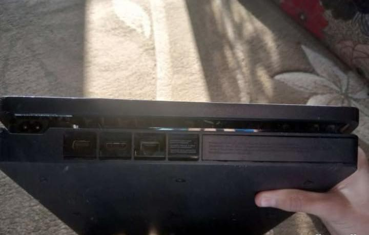 بلي فور مهكر لوك ستيكر ممفتوح ولا واصل تصليح  ذاكرة نص تيرا ويا هارد نص تيرا يعني يصير 1 تيرا وجوستكات عدد 2 وحده اصلية و وحدة تجارية نظافة عالية جداً + يو بي اس  850 شركة (RISING) السعر 260 وبي مجال 
مكاني بغداد


**إذا كنت صاحب هذا الإعلان وتريد حذفه لأي سبب، رجاءا أرسل رسالة إلى الدعم الفني**