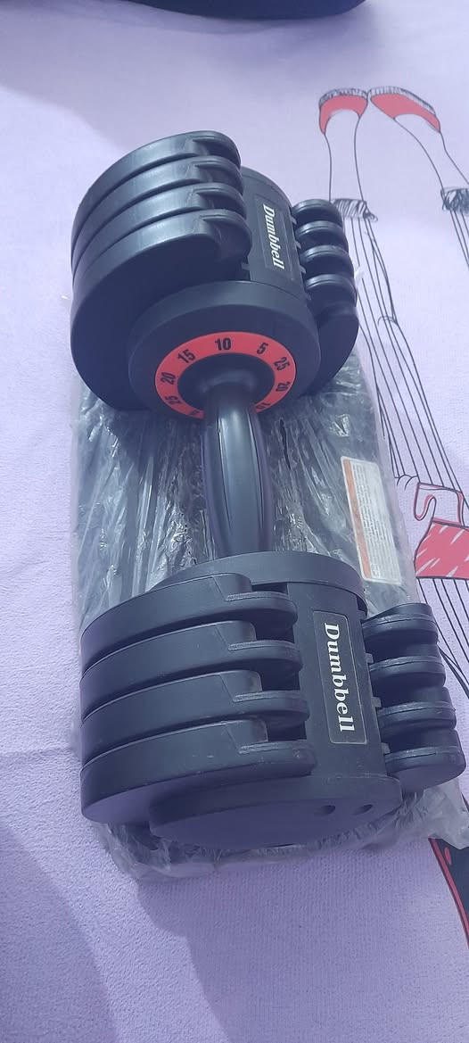 مكينة حلاقة جديده غير مستعمله للبيع ودمبلص وزن ٢٥كيلو سعرهن 60وبي مجال للإستفسار اتصل ***********
