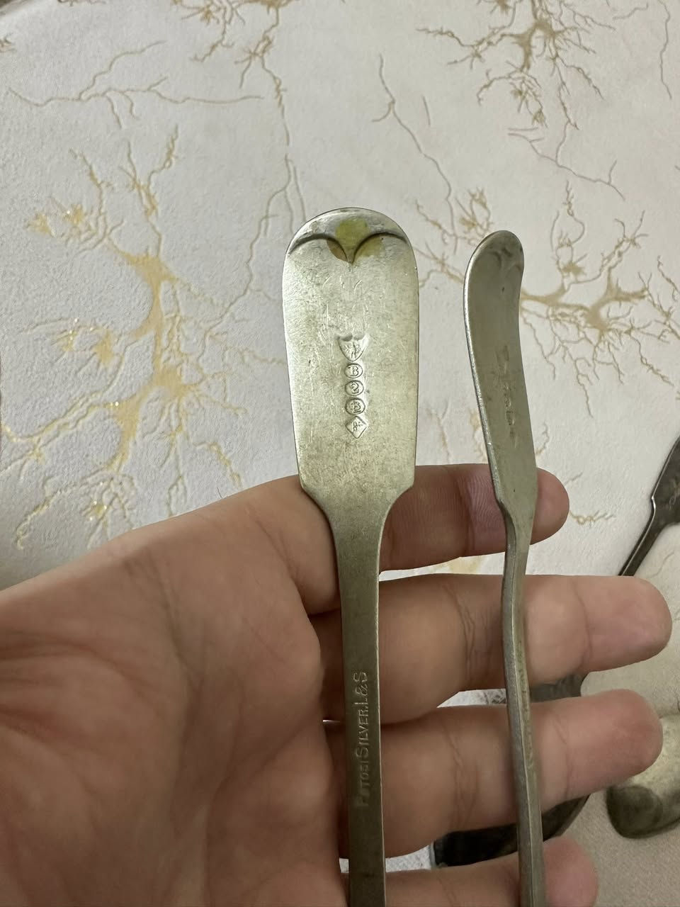 خواشيك فضه قديم مفحوص فضة وزنهن 200 غرام اريد ابيعهن ماعندي توصيل مكاني فلوجة رقمي للتواصل 
*********** 
#ملاحظه توصيل ماعندي
