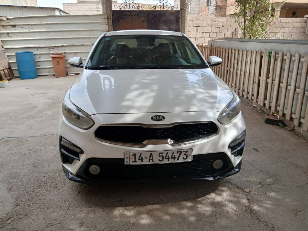 السلام عليكم كيا سيارتو موديل ١٩ شركة الدولية مكينة ١٦٠٠ كير محرك حدادة تمام بيه ملاحظات بارد والسونار موجود يمك نص فول بيع او امراوس السعر ١٤٠ بيه مجال بصيط العنوان شط العرب الصالحية  *********** البصرة, العراق
