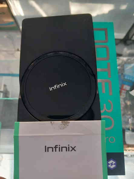 السلام عليكم اخواني الكرام جهاز مستخدم للبيع انفنكس نوت 30 برو جهاز نضيف مامبدل بي أي قطعة جهاز نضيف مساحته(16/256) دبل سيمكارت نضافة الجهاز 90% الجهاز كامل مع ملحقاته شاحنة ايسي شاحنة لاسلكية سماعات السعر 200 وبي مجال للتواصل الاتصال على الرقم *********** العنوان ديالى المقدادية الزهيرات
