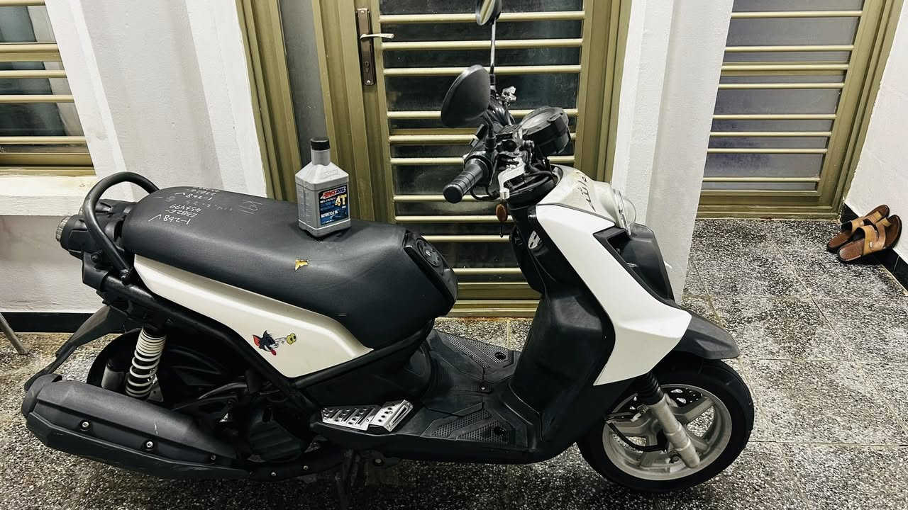 يا الله
السلام عليكم 
 دراجة سكنس جبلي موديل 2015 لون ابيض محرك 150 سيسي دراجة تزويد خارجي خفيف 1.يدات ابريك 2.منكاش أبريك خلفي 3. افلنجة وردة  اوراق موجودة منفيس ملون  +منفيس عادي  دراجة رمبه 
لايك عالي ناصي بكلايت خلفي خلية
اشاير خلية  امامي +خلفي لون ابيض 
محرك كفالة  جيب وياك فيتر وفحص كهربائيات كلشي شغال حتة طوافة مكان بغداد  بياع 
رقم تليفون *********** 
 سعر مليون 250
