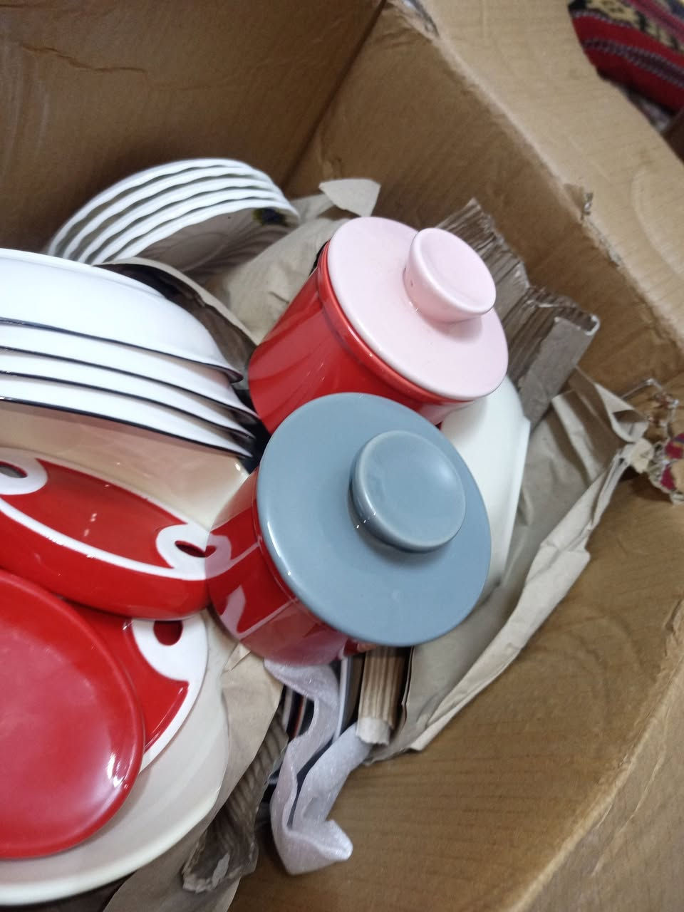 مساء الخير عندي هاي الكرتونه جديد
الي تريدها كلها سعرها ٤٩
والي تريد قطع مفرد عادي
بيها شغلات ثخينه اصليه تجنن والله بالسوك تلكون هاي الاصحن القطعه ب ٧
الي تريدها تراسلني خاص او ع واتساب
مكاني العامريه
الي تريد تجي لسوك الفلوجه تأخذها عادي


**إذا كنت صاحب هذا الإعلان وتريد حذفه لأي سبب، رجاءا أرسل رسالة إلى الدعم الفني**