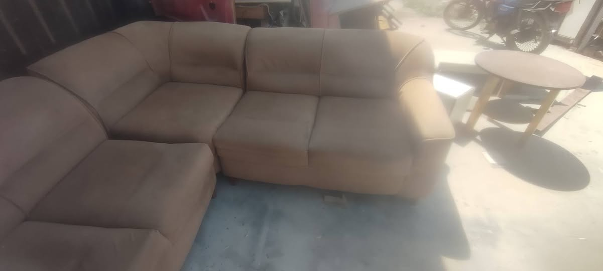 سلام عليكم تخم 5نفرات بحاله جيده جدا سعر 200وبي مجال مكان كزنزان ***********
