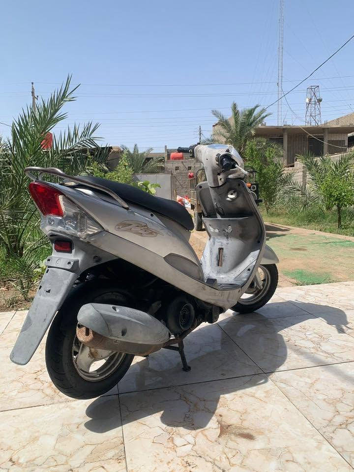 سلام عليكم دراجه للبيع قجمه نضيفه كلش كهربائيات شغاله من الطول لطول السعر ٧٠٠وبي مجال لتواصل عله الرقم*********** اكو واتساب
