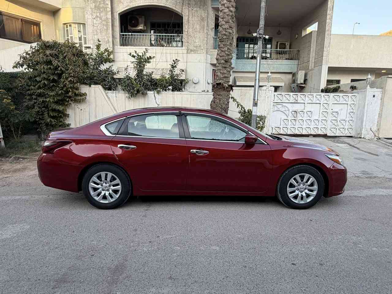 نيسان التيما 
موديل ٢٠١٨ 
مواصفات S
تشغيل عن بعد 
كشن كهرباء 
بصمه 
بصمة أبواب 
صندوق بصمه 
رقم بغداد 
مكينه ٢٥٠٠
ماشيه ٥٦ الف كيلو 
وارد كندي 
حادث دعاميه إماميه مثل ما موضح بل صوره و جاملغ  السائق بارد فقط
السعر 13500 دولار 
للاستفسار ***********
