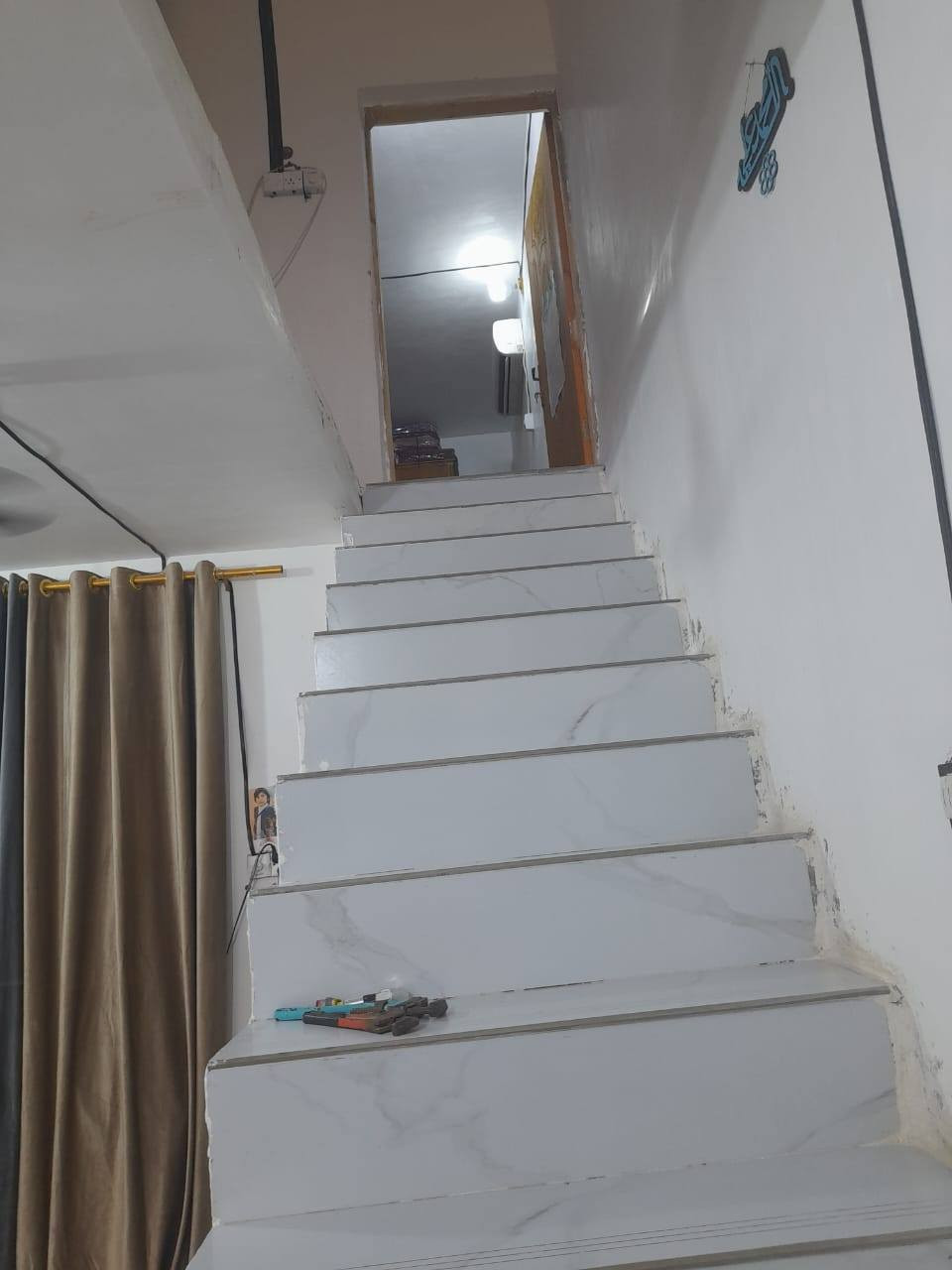 دار سكن للبيع
المكان حي الأمين الأول قرب هاجر كلش ثاني بيت عن الشارع الرئيسي مال هاجر 

المساحه ٥٠متر 

البناء عكاده نضيف جدا ترميم جديد 

السعر ٤٨ وبي مجال قليل للإستفسار اكثر مراجعه مكتب الروان للعقار  للعقار 

اتصل على الرقم 

*********** 
***********

@إشارة #
