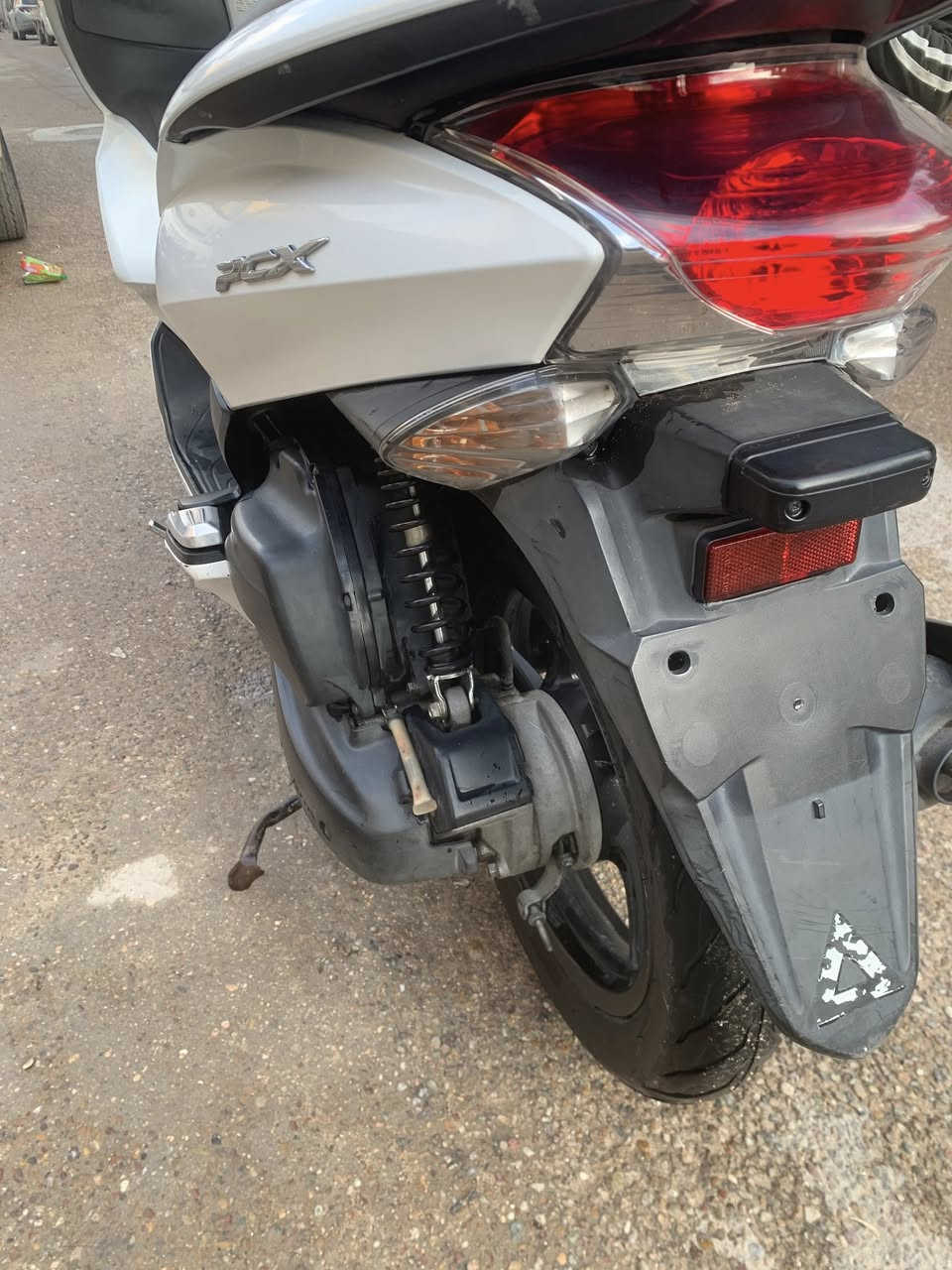 سلام عليكم جيل اول للبيع ياباني JF
لون ابيض صدفي دراجه مال جناي جديده كلش وناعمه محرك 125 و بانزين محسن ودهن مزويل دراجه مكفوله كفاله عامة ما بيها نقص جاهزه ونضيفه ع وضع البلادي  وأحلى من صور  مكاني بغداد شراي يتصل ويدلل ***********
