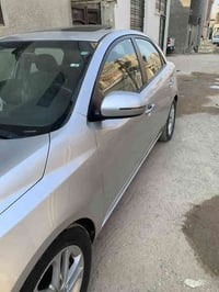 عندي سيراتو سليمانية لبيع صاحبها بغداد تحويل او وكالة السيارة كاملة مك...