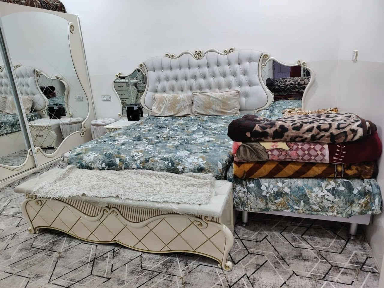 مكلف بنشر غرفه نوم للبيع نظيف كامل استفسار اتصال رقم ***********
