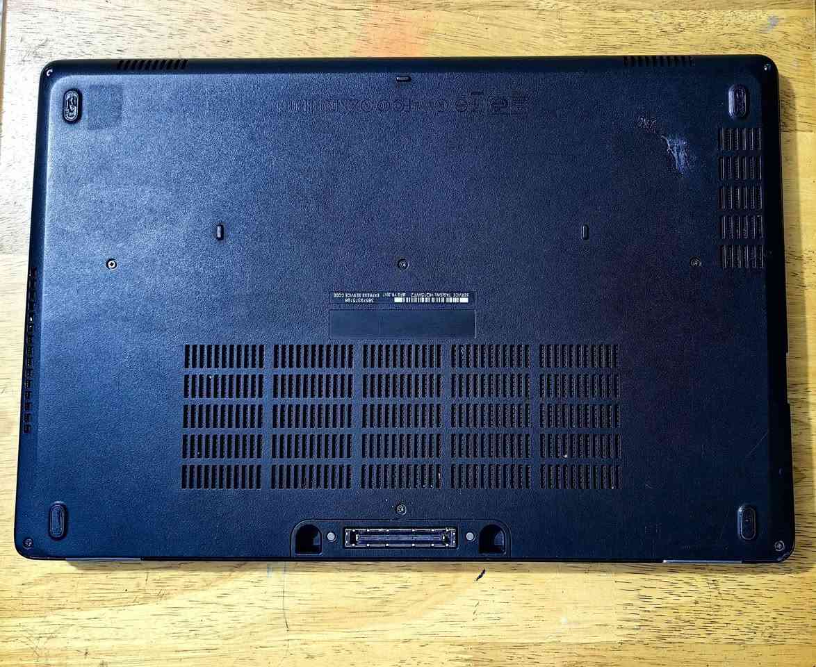 Dell latitude 5570
معالج i5-6440hq
رام DDR4 8 
هارد nvme 256g
كارت شاشه داخلي ٤كيكا  HD 530 مشغل عليها هوايه ألعاب
بطاريه جيدة جدآ
نظافة اللابتوب ٨٥٪
ملحقات حقيبه+شاحن
((ملاحظه الشاشه مرات ويا لون الأبيض ترمش 
وبي كارت شاشه خارجي بس يحتاج تبديل معجون حراري وللعلم اني اصلا اعتبر الجهاز بدون كارت خارجي لان شغلي كله ع داخلي وبدون أي خلل كذلك دكمه f10 مديوسه لكن مماثر ع شي))
بيع او مراوس


**إذا كنت صاحب هذا الإعلان وتريد حذفه لأي سبب، رجاءا أرسل رسالة إلى الدعم الفني**