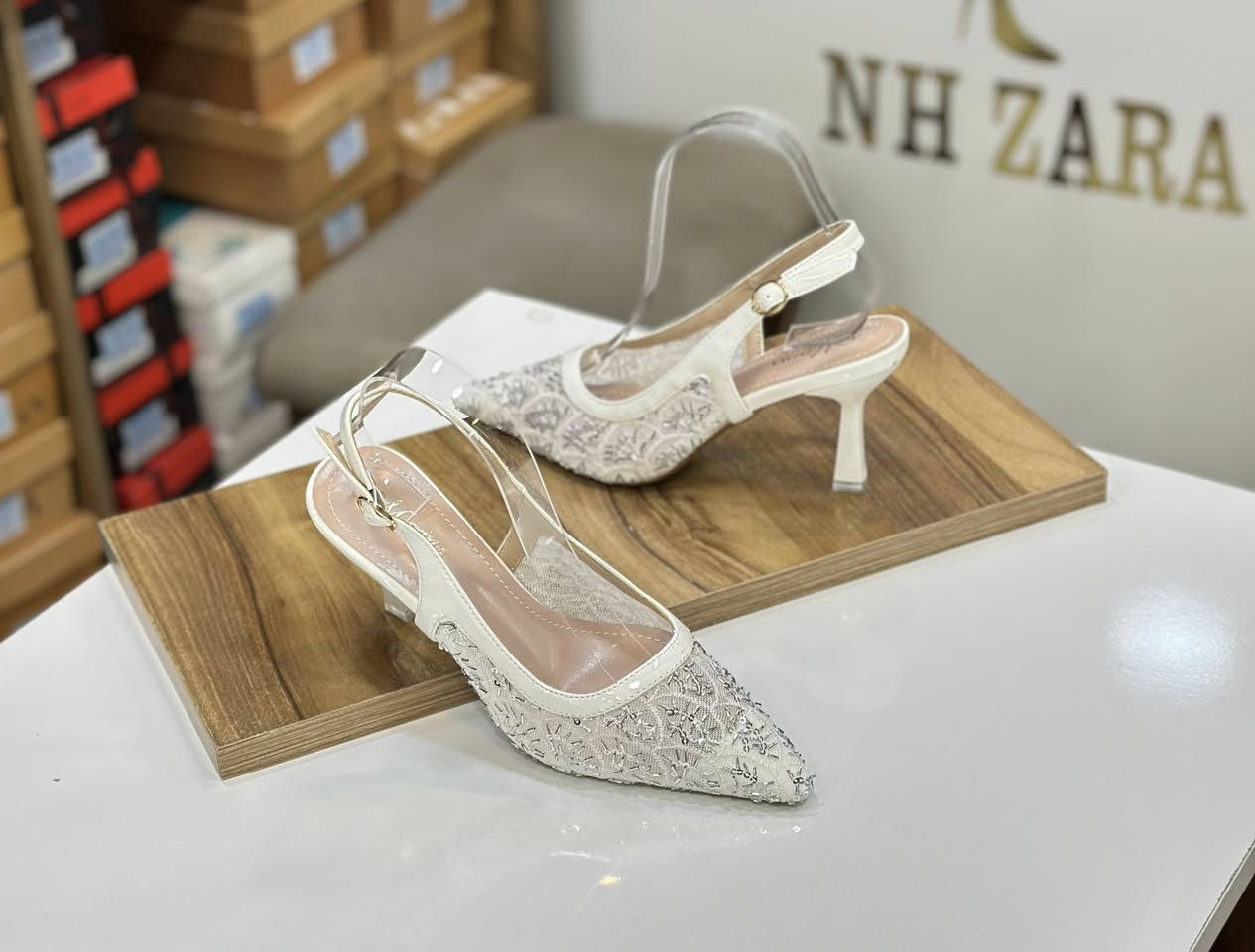 الموصل / الزهور - مجمع عزيز فتحي ط3 💐
تالقي بأجمل اطلالة مع NH ZARA 🥰🌹

 القياسات 37 الى 41 ✅🌺
السعر 18 الف فقط 🌸😍💵💵
جميع الموديلات الدبان والارضية طبي 💐💐

تألقي بآجمل اطلالة وحصريا لدى NH ZARA 🥰💕

يتوفر خدمة التوصيل داخل الموصل وجميع المحافظات🚕🚕

يفتح المحل يوميا من الساعة 11 صباحا لغاية 10 مساءا ⏰⏱️


**إذا كنت صاحب هذا الإعلان وتريد حذفه لأي سبب، رجاءا أرسل رسالة إلى الدعم الفني**