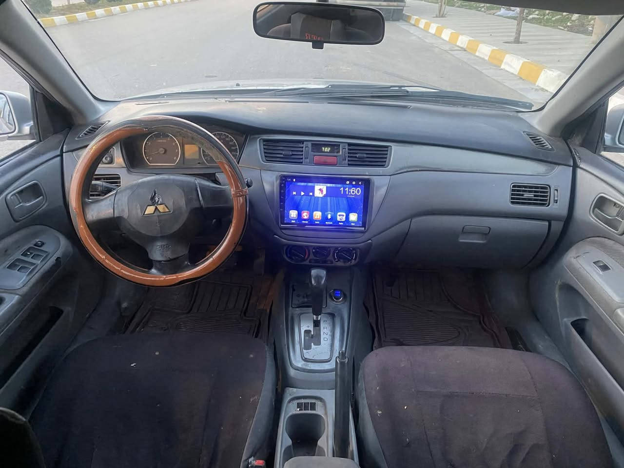 لانسەر مۆدیل ٢٠١١ گیر تۆماتیک مەکینە گەورە  گێڕو مەکینەی نەکراوەتۆ بەشەرت سەنەوی  پلاسیکە بەشەرتی ئەوالیاتو حاسیبەو پاکانەش شاشەئایپاتو کامیوە تەبریت ساردووگەرم لەسەرسویج  بەشەرت بی دەعمولێدراو بێ ساردوشوخوت یجی پێوە نیەلۆکە هەموگیانی لەسەر شەریکەماوەتۆ  بەوشەرتە  جوار تایەی تازەی بۆبسراوە  یەک دینار مەسرفی تیانیە لە دەعامیوە  بۆ دەعامی بەشەرت ئەی فرۆشم سعری 52 وەرەقە ***********.    ***********
