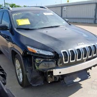 #السلام عليكم جيب شيروكي 2018 سعر 120 وبيها مجال سيارة جدا جدا نضيفة. ...