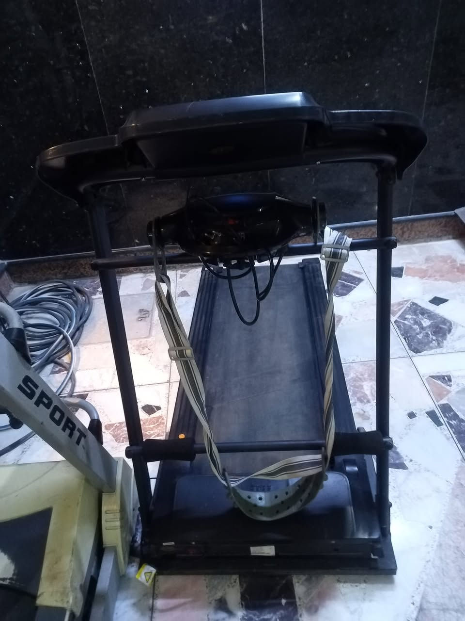 سلام عليكم جهاز جري جديد بمعنى الكلمة حديث ممشتغل اهواي يتحمل وزن. 100 كيلو مكان بغداد البلديات للاستفسار الاتصال على الرقم ***********
