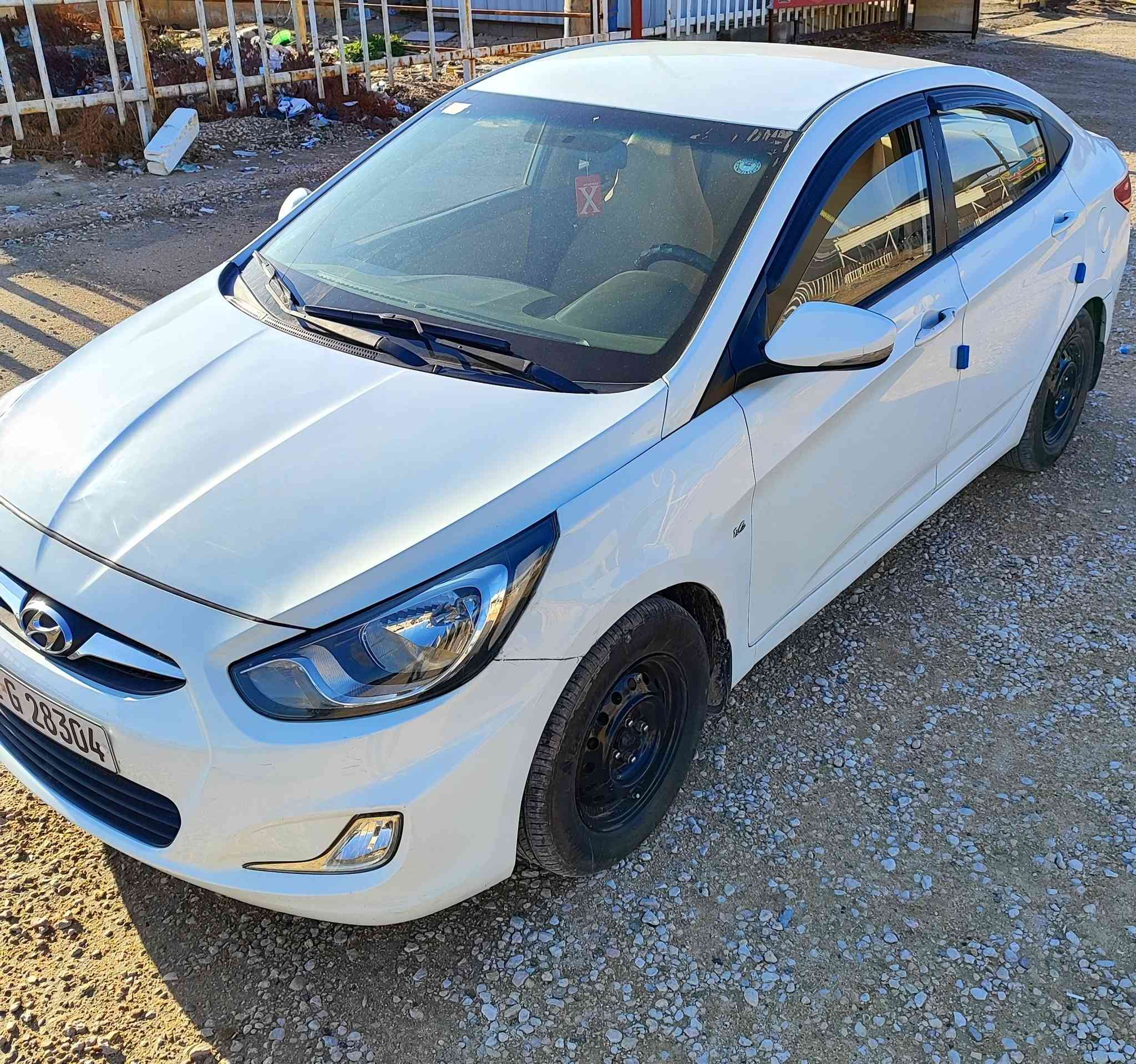 السلام عليكم
سيارة اكسنت موديل 2012

بيها اربع قطع موضحات بالسونار ... السونار موجود بالصور 

كير و مكينة خير من الله و التبريد شغال 

رقمها دولي اربيل سنوية لل 2030 

رايدها ب 85 و بيها مجال 

مكانها النجف 

رقم الهاتف‏ ‪ ***********
