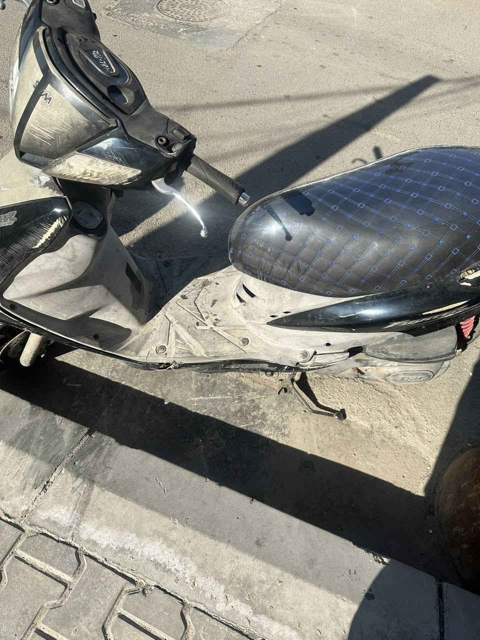 سلام عليكم دراجه سيام اكلفك من كلشي مكنيه سرقه من كلشي كهربائيته شغاله دراجه عمليه مصالي اهواي ماخذ من رمبه معرض بل حريه إذا تريد اخذك عليه البيع او مرواس سعر 650 ***********
