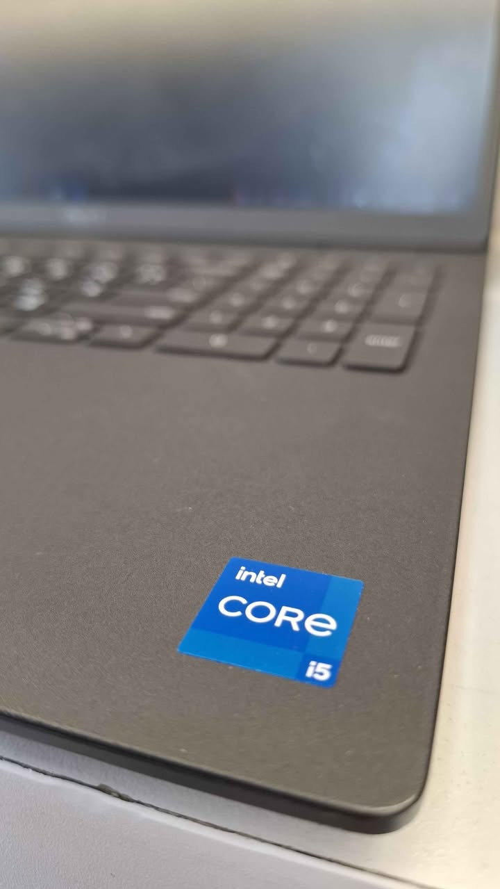 Core i5 gen 11 
Ram 8 GB DDR4 
Ssd 256 GB 
Display 15.6 
GPU intel ires Xe 4 GB 
Charger Original 
لاپتۆپی دێڵ بە جیلی ١١ کە زۆر نوێیە و سەپۆرتی ویندۆز ١١ دەکات 
زۆر خاوێن و پاك ماوەتەوە 
زۆر باشە بۆ کاری رۆژانە و کۆمپانیا ئۆفیس 
یان بۆ بەشی پڕۆگرامسازی و ژمێریاری 
گەیاندنیش بەردەستە 🚕

لأغراض العمل اليومي والإدارة احصل على مواصفات جديدة وحافظ على نظافتك  و توصيل موجود 🚕 أربيل, العراق


**إذا كنت صاحب هذا الإعلان وتريد حذفه لأي سبب، رجاءا أرسل رسالة إلى الدعم الفني**