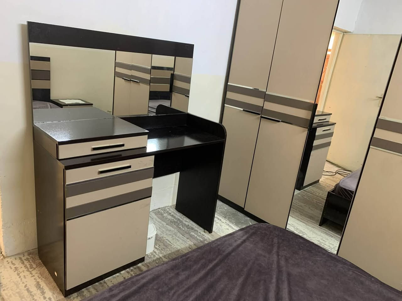 ئەو تاقمی نوستنە بۆ فرۆشتن 
تازەو جوانن بێعەبن شکاویان نیەهیچ کێشەیەکیان نیە
لە هەڵەبجەی شەهید
نرخی  375 هەزار 6 پارچەیە بەدۆشەکەکەوه مشتاری نیت بێزارمان مکە ڕحمت لێبێت


**إذا كنت صاحب هذا الإعلان وتريد حذفه لأي سبب، رجاءا أرسل رسالة إلى الدعم الفني**