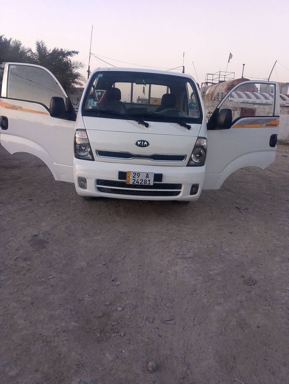 سلام عليكم كيا البيع مكفواله كفاله عامه من صبغ  وضربه وكير ومحرك  شاصي رقم واسط نكليزي سعر 100 مديل 2015العنوان بغداد رقم الانتصال ***********
