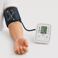 جهاز ضغط الدم • شاشة LCD • بطاريات AAA