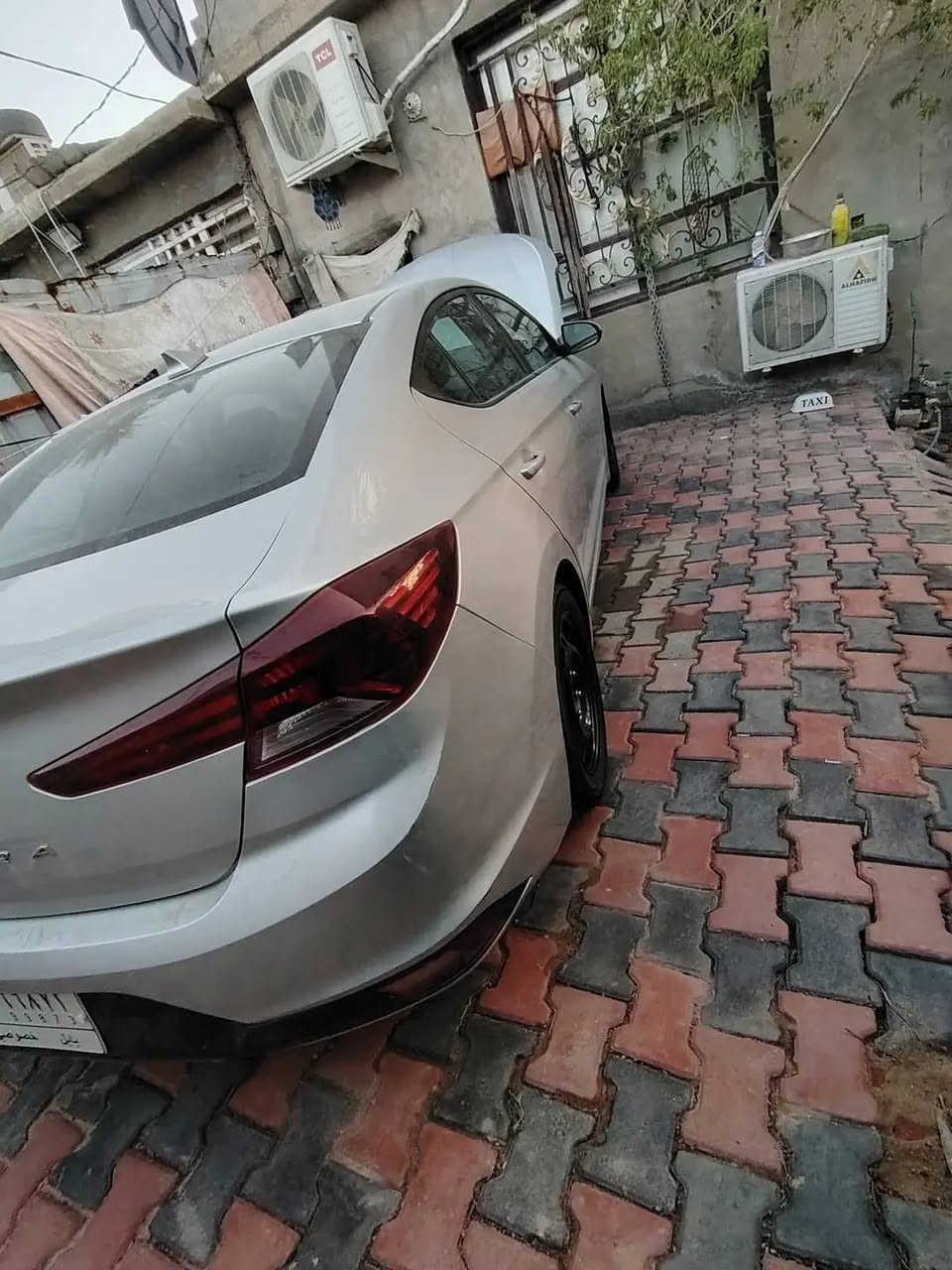 النترا ١٩ بيها بنيد بس رقم بابل بائسمي ما ناقصه شي مكاني كربلاء سعر ١٣٥ ***********
