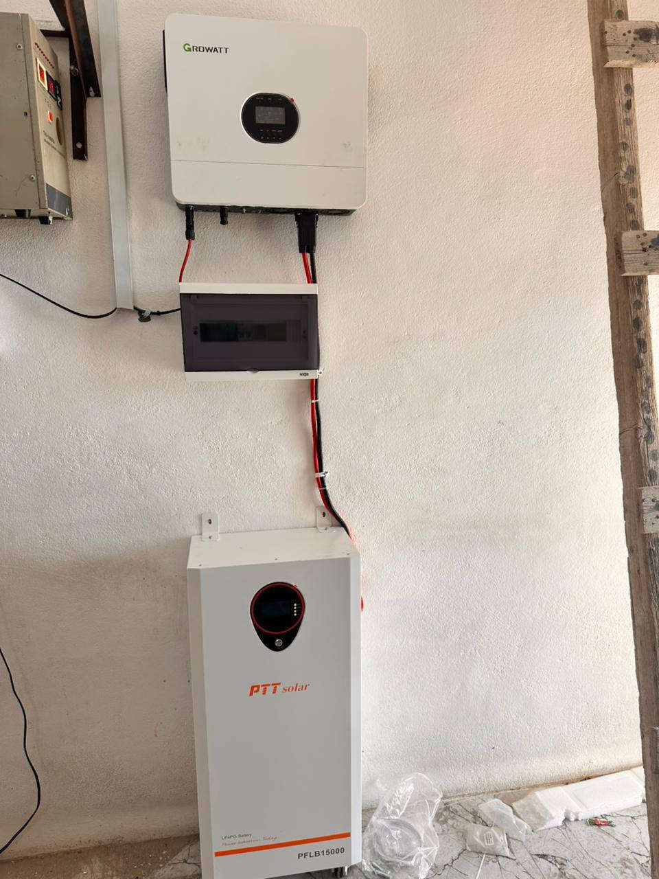 اليوم الثلاثاء الموافق 27/1/2026
تم بعون الله إكمال نصب  وتشغيل منظومة  للطاقة الشمسية في #قضاء #مندلي #الزهيريه
تجهز 16 أمبير نهارا  15 أمبير ليلا وتتكون المنظومة من:-
1-ألواح شمسية عدد 8 قدرة اللوح الواحد 620 واط
2- بطارية نوع ليثيوم  قدرتها 15 كيلو واط
3- أنفيرتر  قدرته 6 كيلو واط
4- بورد خاص بالمنظومة متكامل الحماية
5- هيكل حديد مغلون مقاوم للصدا
#ملاحظه: لانعمل ببطاريات التجميع الرديئة. 

بإدارة عمر ياسين 
وحسن سالم
للأستفسار أكثر الأتصال او مراسلة الأرقام  التالية. ‏
0771 206 0460  
***********
