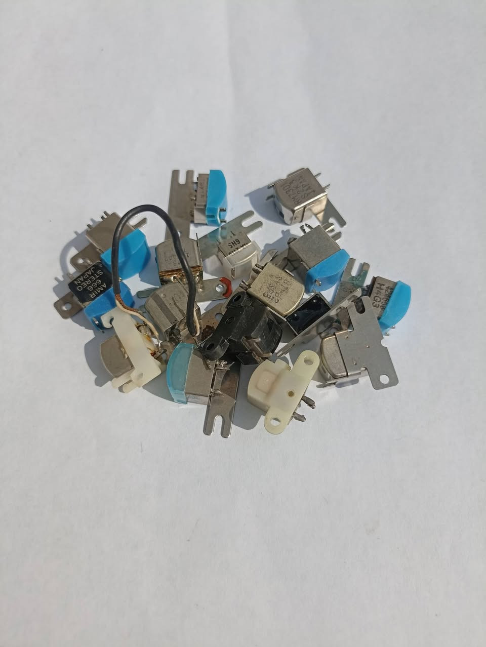 للبيع
هيد كاسيت جديد
انواع واشكال مختلفة


**إذا كنت صاحب هذا الإعلان وتريد حذفه لأي سبب، رجاءا أرسل رسالة إلى الدعم الفني**