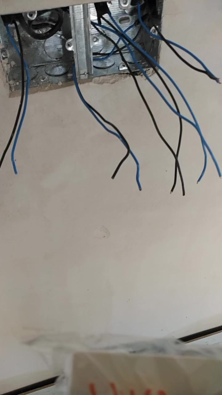 اصطه تسيس كهربا عام شقل هندسي درج أوله ربط نقاط ربط عامود وبسعر مناسب 
***********
