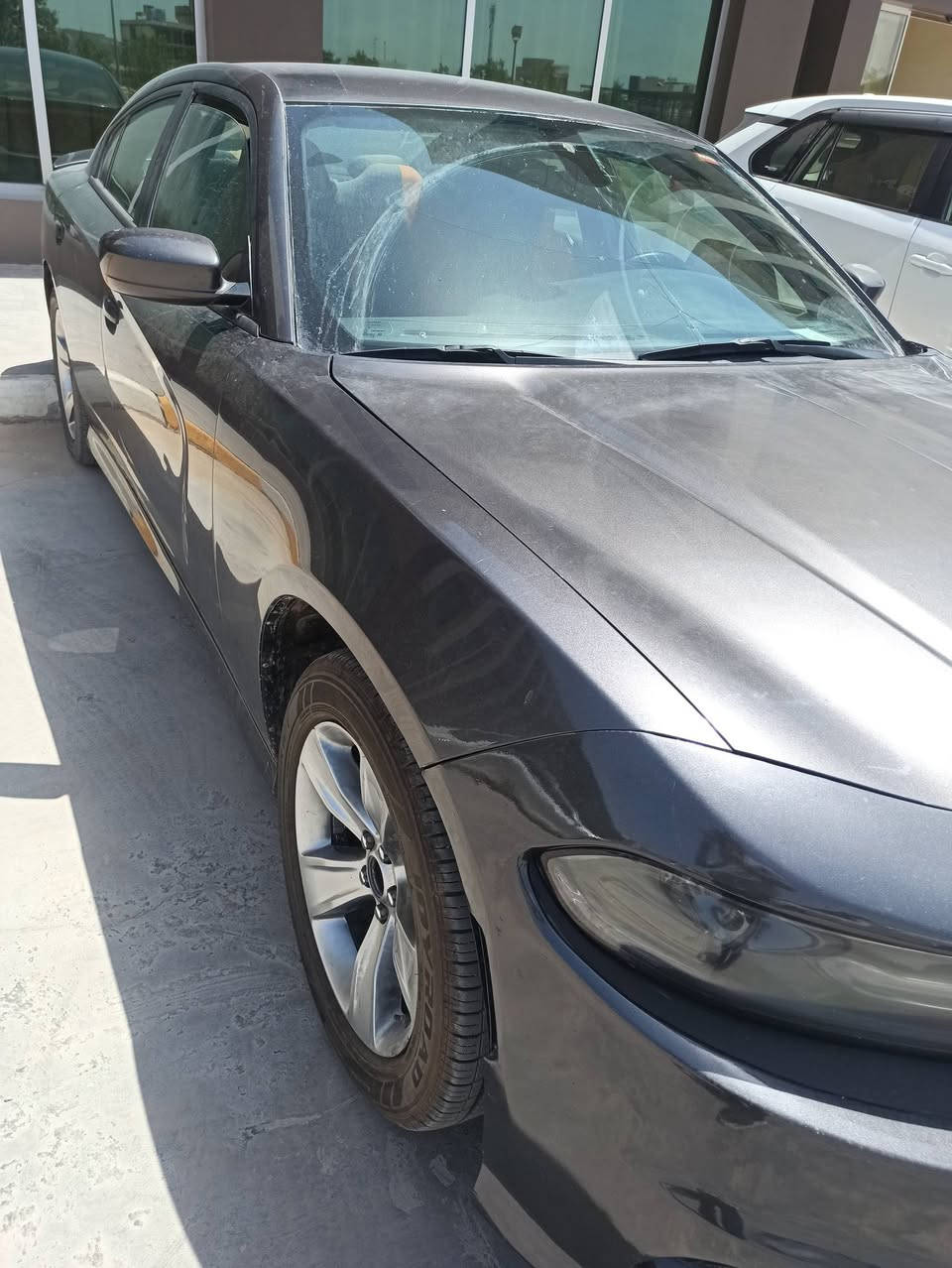 جارجر 15 كنديه SXT 
6 سلندر 3600
حادثها جاملغ امامي جهة السايق و بنيد 
باب السائق و جاملغ ايمن فقط صبغ 
ماشيه 242 
كير و مكينه مبدلات و ما بيهن اي مشكله 
تبريد ثلج السياره جاهزه ما ناقصها شي 
رقم بغداد بأسمي
***********
