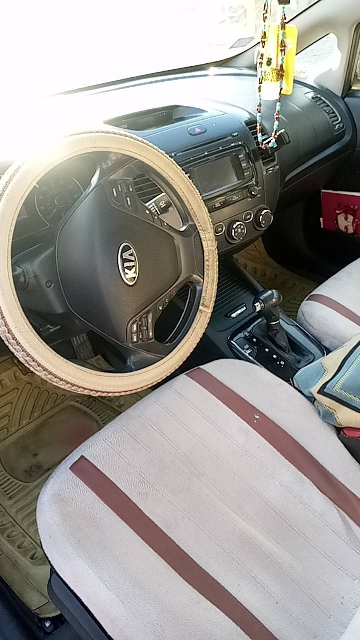 السلام عليكم 
كيا فورتي 17 مكينه 2000دوش  بيها رنكات تنقص دهن  
كير بلادي  وصدر وتبريد وتايرات كله جديد مكاني بغداد مدينه الصدر 
سعر 110 بيها مجال ***********
