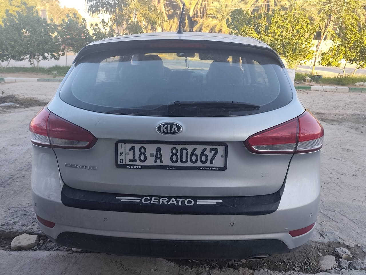 سيراتو15 فول عدى البصمه ماشيه 74الف
بيه بابين صبغ كلش نظيفة مال جناي 
110 وبيه مجال بسيط 
***********
