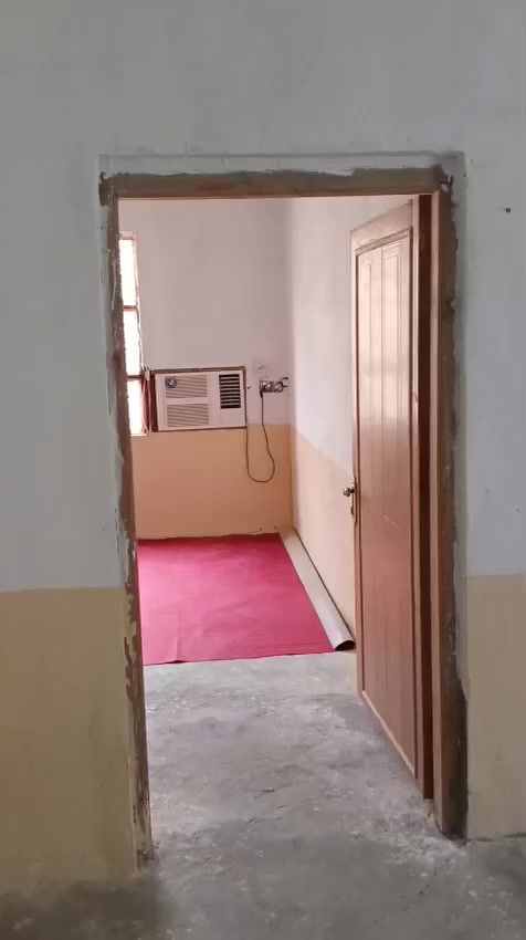 بيت مشتمل غرفتين وصاله وحمام صحيات داخل ايضا سياج بيت مساحه 250 بيت بحي البكر الغربي نقطه داله مدرسه مطلع الفجر رقم الهاتف واتساب السعر 8 ونص وبي مجال ‏‪***********‬‏
