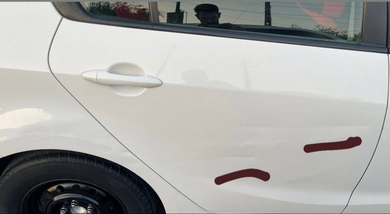 ☑️فورتي ١٧ لون ابيض رقم اربيل
☑️حادث امريكا جاملغ سائق لالغد ولاشاصي 
☑️بيه هنا طخه بالدوسه ومصبوغه  وبيه شخط بالباب خلفي موضح بالصوره 
☑️السونار قديم قبل سنتين 
☑️كير At — محرك ٢٠٠٠ دوش 
☑️ماشيه ١٥٥ 
السياره احلى من الصور بهواي 
مكاني بغداد السعر ١٢٠ وبيه مجال قليل 
 رقم الهاتف ***********
