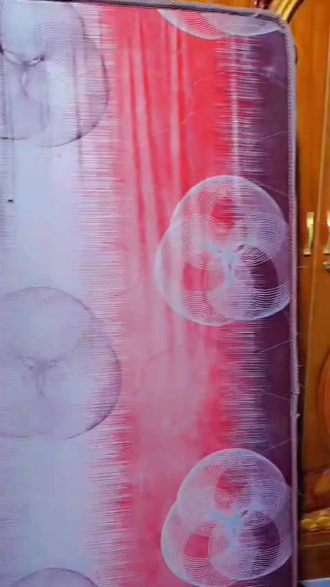 دوشك جربايه اصلي اسفنج ضغط عالي ماينزل كلش نضيف  الطول مترين العرض متر و80 العنوان القبله حي القائم السعر 100
