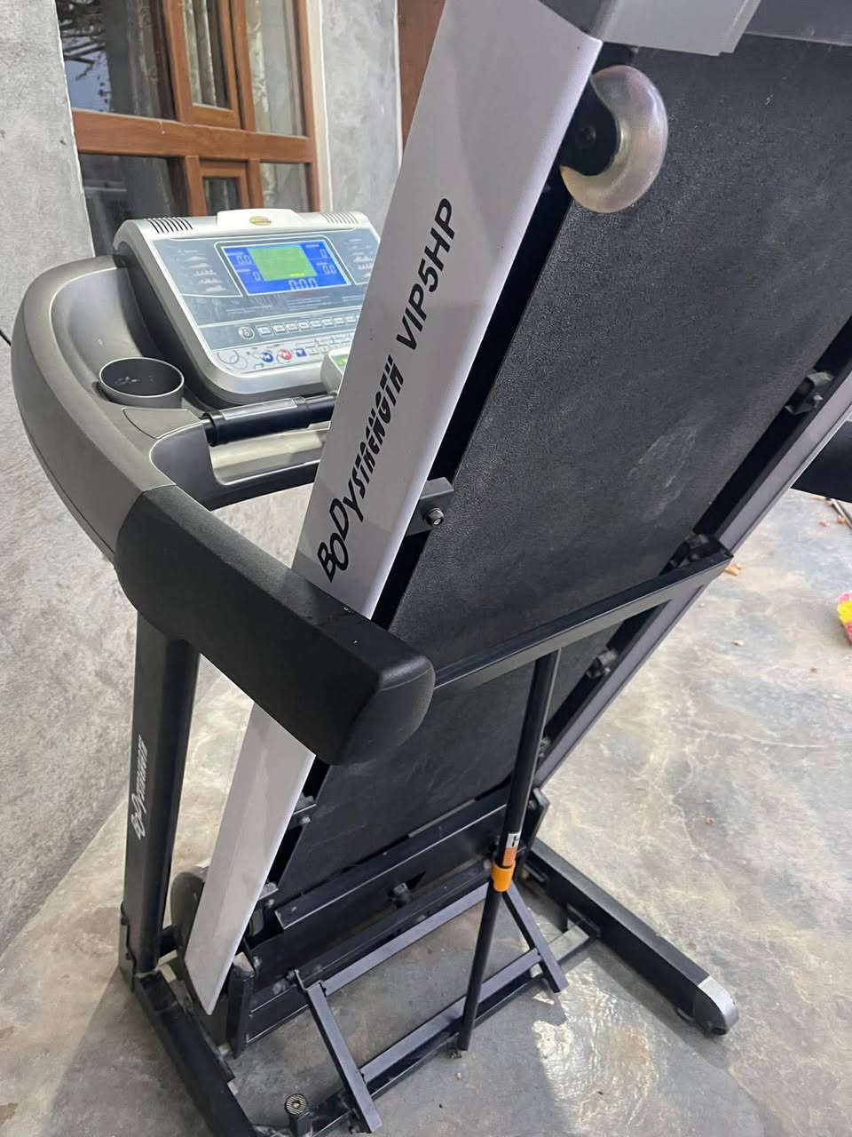 جیازی ڕاکردن Vip
مارکەی BODY staength
زۆر کەم بەکار هاتوە وەک لۆک وایە 
تەخدیدی دڵیش هەیە
دەبل ماتۆڕەو هەورازی هەیە ڤیئایپیە
توانی هەڵ گرتینی ۲٥٠ کیۆی هەیە. سعری ٤٠٠ هەزار  قوفڵی 
لە بازیانە


**إذا كنت صاحب هذا الإعلان وتريد حذفه لأي سبب، رجاءا أرسل رسالة إلى الدعم الفني**