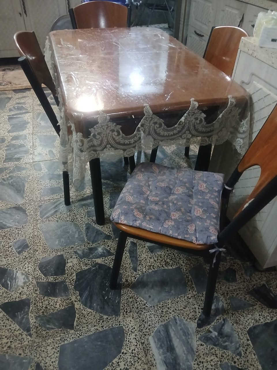 اغراض جديدة للبيع استعمال قليل وبيه مجال الاتصال علي الرقم ***********
