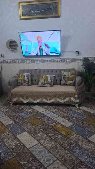 ديوان مع قنفه للبيع السعر ب550 الف العنوان بغداد الخطيب الزراعي قرب اسواق تفاحه ***********
