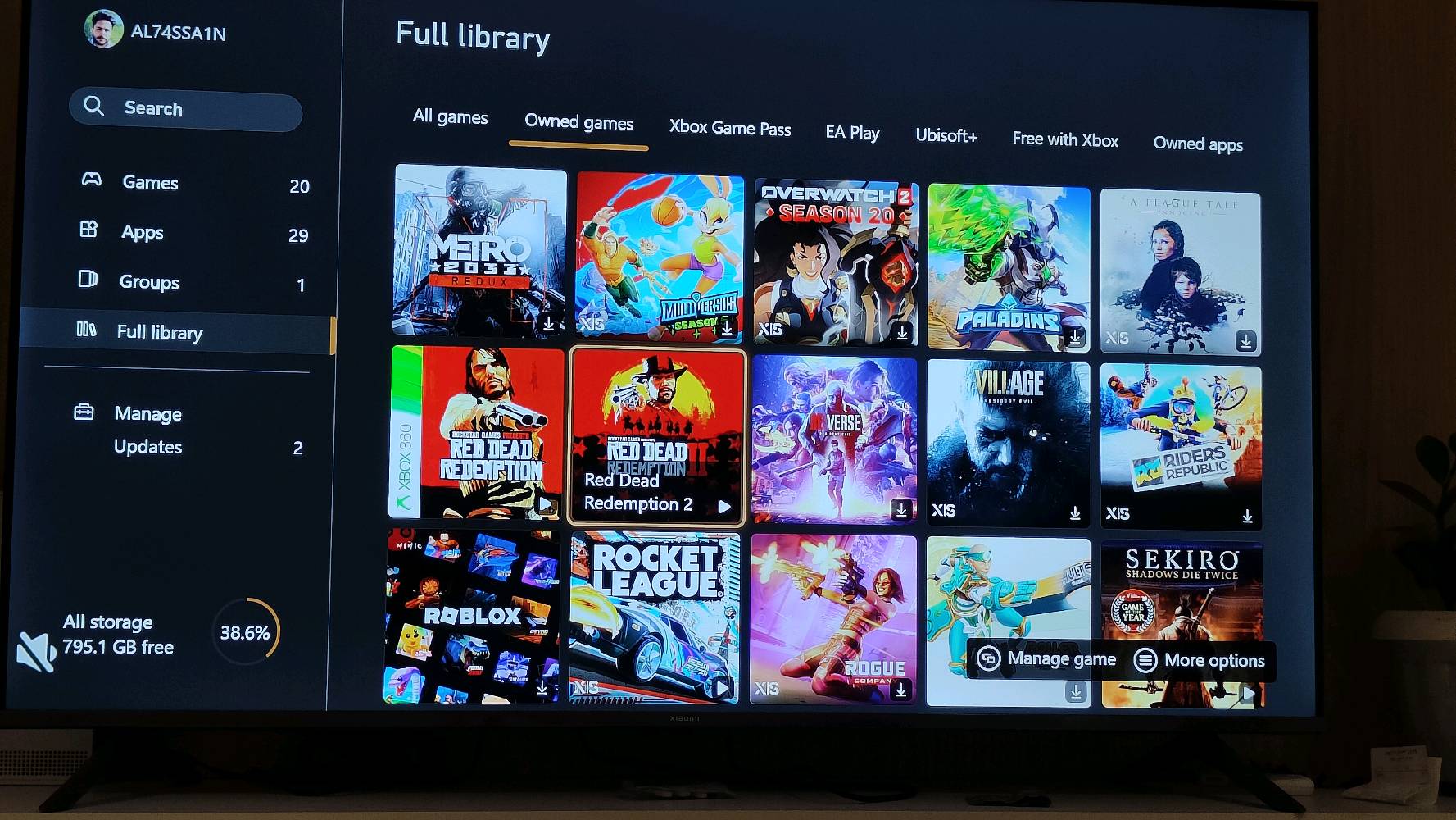 للبيع اكسبوكس سيريس اس 512 گيگا وياه
اليدة مالته + يدة إليت 2 الاصلية + يو بي اس 1200 يشغل تلفزيون واكسبوكس ثلث ساعة + سماعة استرو A 10 + هارد تيرا اصلي من شركة transcend   ماخذه ب85 الف وبي هواي العاب محملة
وحسابي الشخصي مشتري بي هواي العاب
اكثر من 25 لعبة🔥🔥
 موضحة بالصور وبي گيم باس لحد يوم 23/2 يعني شهر واسبوع 

السعر 475🔥 وبي مجال للشراي مكاني بالنجف وتوصيل متوفر
