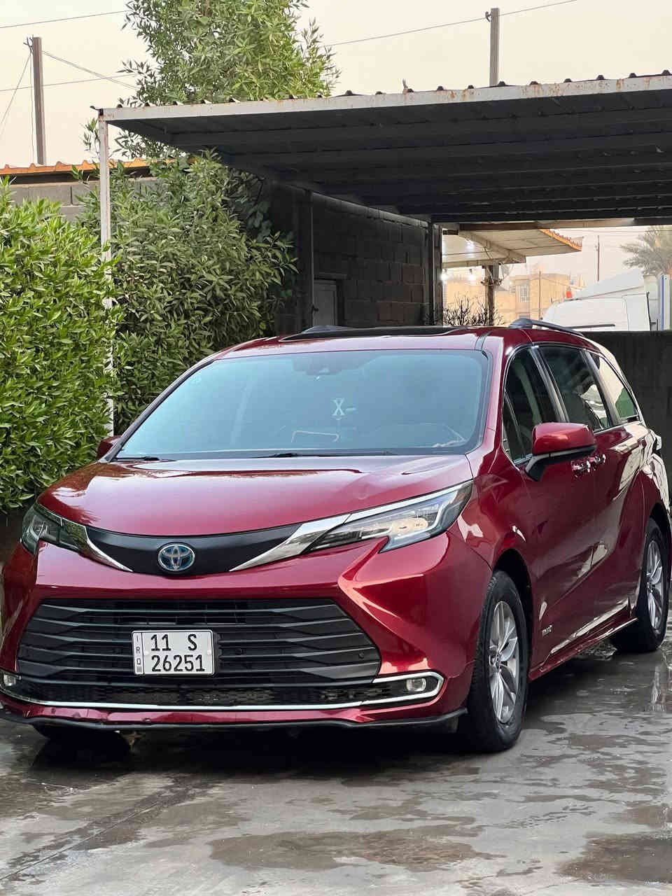 السلام عليكم 
للبيع أو مراوس بسيارة سعرها أقل
تويوتا سينا موديل 2021 فئة XLE فول مواصفات هايبرد
رقم بغداد تحويل مباشر
السيارة ماشية 58 ألف مايل حقيقي
سيارة بيتية نظيفة جدًا

المواصفات:
• فئة XLE فول 1/1
• 8 راكب
• أم السبير (عكس) بعض السيارات
• صيانة كاملة وتخم تاير وفلاتر ودهن بالشركة
فتحة
اوبواب كهرباء +ابواب ذكية تفتح عند الاقتراب
كراسي ٢ كهرباء+ تدفئة كراسي 

الضرر:
• جاملغ خلفي مصبوغ فقط وسونار وصور ضرر مرفقة بالمنشور 
• بدون أيرباك

الــســعــر 265 ورقة وكلشي اكو بالسوك لاتقيس على المهجوم والماشي والطاك الايرباك 

للتواصل /***********
مكان السيارة الانبار الرمادي او بغداد الشعب
