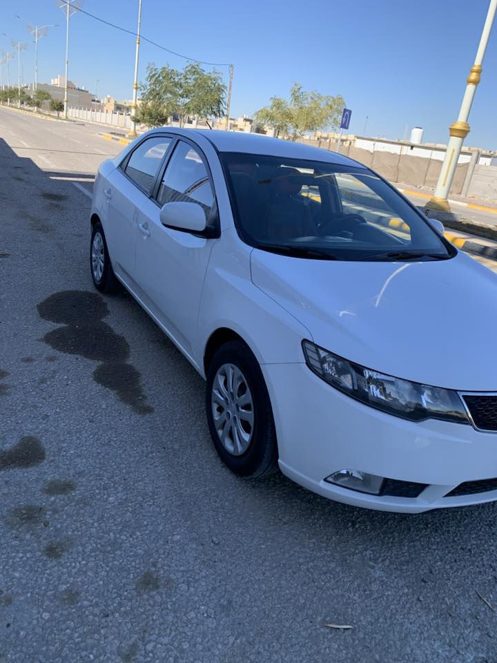 السلام عليكم اخوتي الطيبين. 
2012 خليجي  دعاميات فقط صبغ وربع بدوسه الايمن
السياره سعوديه داخل بيذنجاني
شاشه  تأب
1600 مكينه
جديده معنى الكلمه مابيها نقص مكينه ممفتوحه
مكانها كربلاء 
112 بيها مجال 
استفسار اني خادم 

***********
