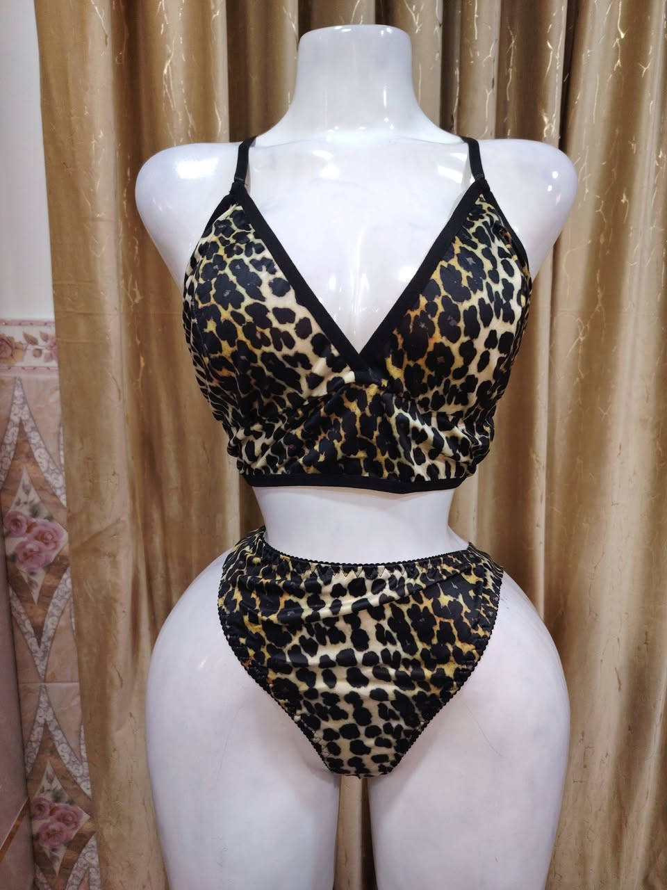 لانجري جمله اليحب يتفضل خاص


**إذا كنت صاحب هذا الإعلان وتريد حذفه لأي سبب، رجاءا أرسل رسالة إلى الدعم الفني**